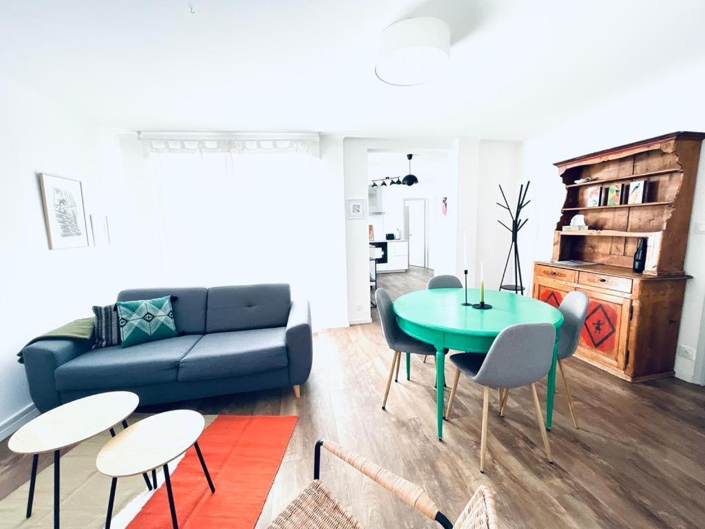 Au Perron Avec Garage Et Balcon A Ribeauville Exterior foto